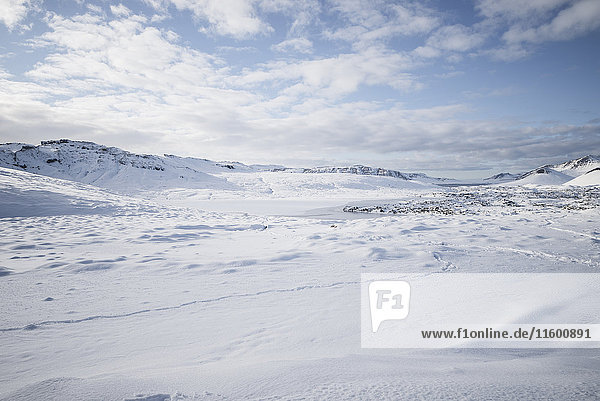 Island  schneebedeckte Landschaft