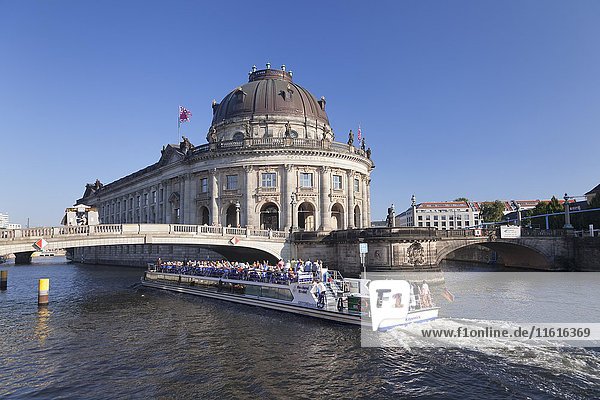 Excursion boat on the Spree at the Bode Museum  Museum Island  Berlin-Mitte  Berlin  Germany  Europe