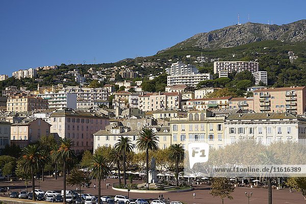 Promenade am Fährhafen  Bastia  Korsika  Frankreich  Europa