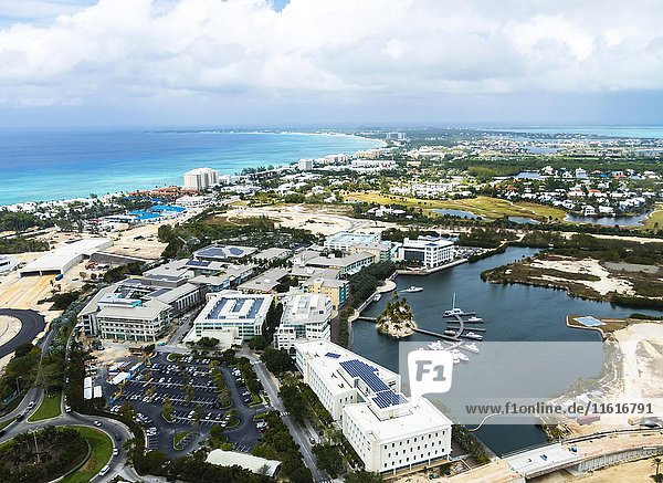 Geschäftsviertel und Jachthafen  George Town  Grand Cayman  Karibik  Cayman Islands  Nordamerika