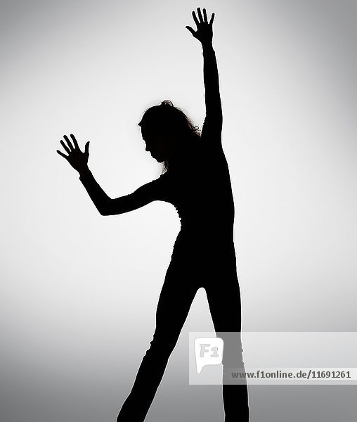 Silhouette einer tanzenden Frau