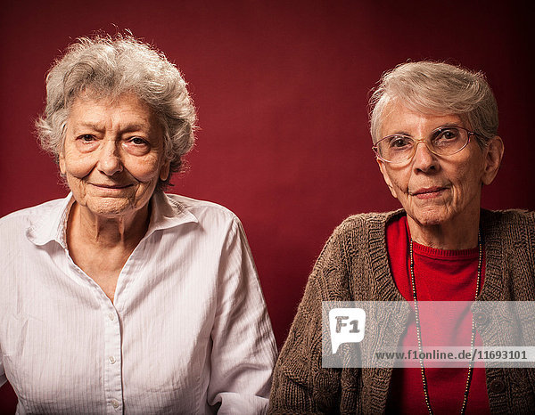 Porträt von zwei älteren Frauen