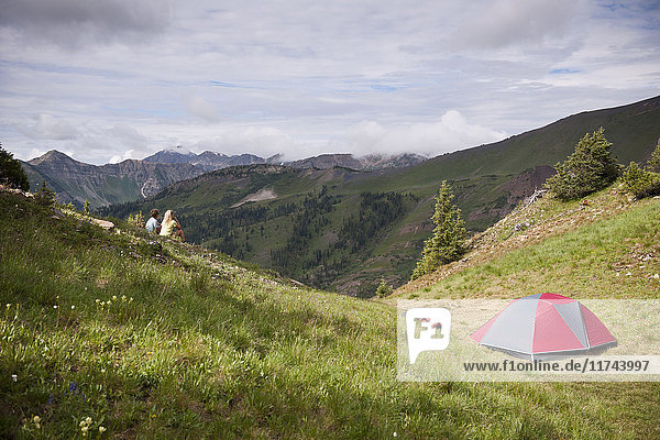 Couple camping near Paradise Divide in the West Elk Mountains  Crested Butte  Colorado  USA
