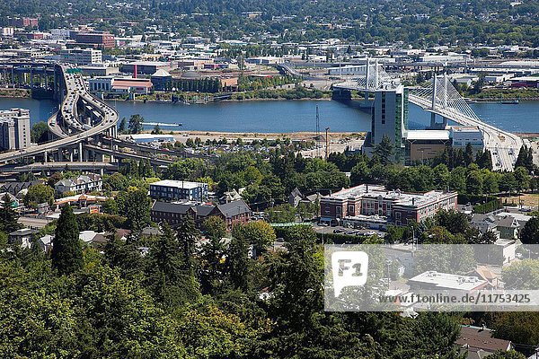 America  USA  State of Oregon  town of Portland  overview with  Willamette river  Marquam Bridge (left) and Tillkum Crossing Bridge (right).