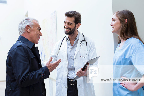 Patient talking with doctors