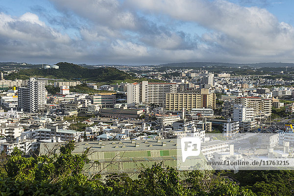 Blick über Naha vom Shikinaen-Garten (Shikina-en Garden)  UNESCO-Weltkulturerbe  Naha  Okinawa  Japan  Asien