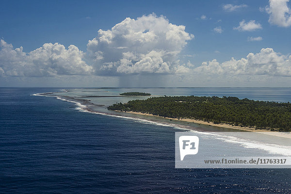 Luftaufnahme von Tikehau  Tuamotus  Französisch-Polynesien  Pazifik