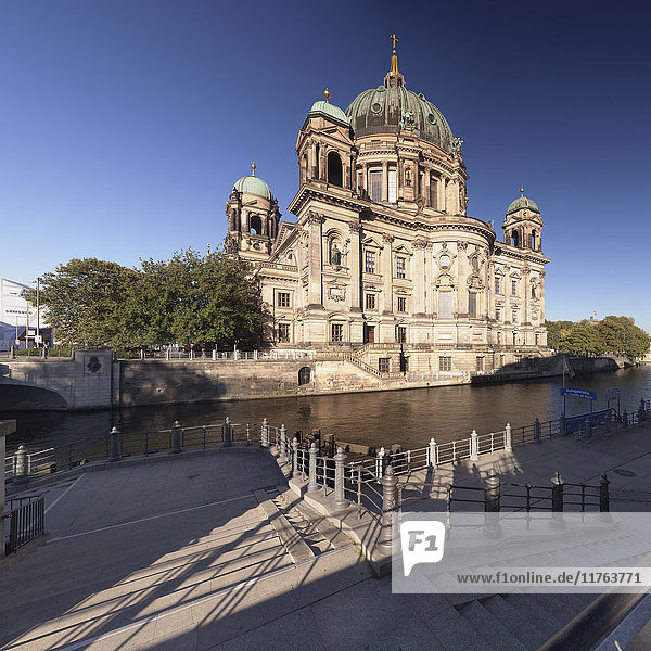 Berliner Dom (Berlin Cathedral) Spree River Museum Island UNESCO World Heritage Site Mitte Berlin Germany Europe