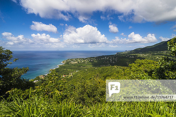 Blick auf die Küste von Montserrat  Britisches Überseegebiet  Westindische Inseln  Karibik  Mittelamerika
