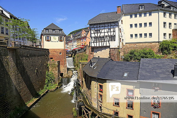 Hackenbergmühle mit Leukbach-Wasserfall und Mühlenmuseum  Saarburg an der Saar  Rheinland-Pfalz  Deutschland  Europa