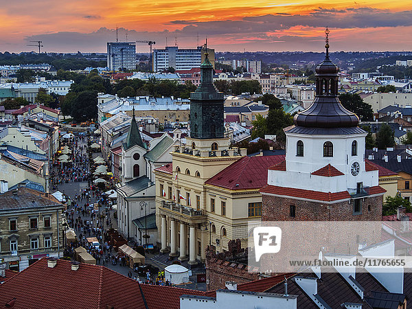Blick von oben auf das Krakauer Tor  das Rathaus und die Krakowskie Przedmiesc  Altstadt  Stadt Lublin  Woiwodschaft Lublin  Polen  Europa