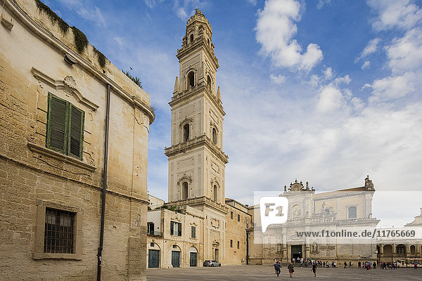 The Baroque style of the ancient Lecce Cathedral in the old town  Lecce  Apulia  Italy  Europe