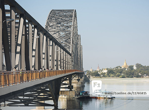 Sagaing-Brücke  Mandalay  Region Mandalay  Myanmar (Birma)  Asien