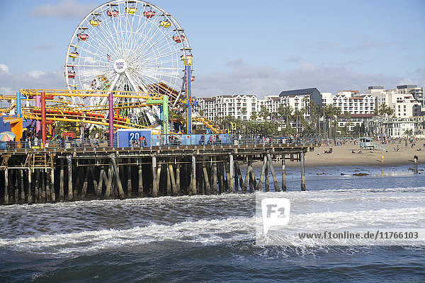 Meer  Pier und Riesenrad  Santa Monica  Kalifornien  Vereinigte Staaten von Amerika  Nord-Amerika