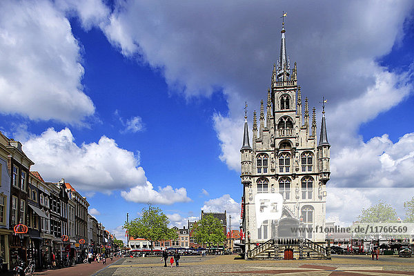 Rathaus auf dem Marktplatz von Gouda  Südholland  Niederlande  Europa