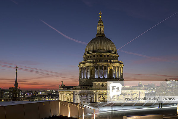 Kuppel der St. Pauls Cathedral vom Einkaufszentrum One New Change  London  England  Vereinigtes Königreich  Europa