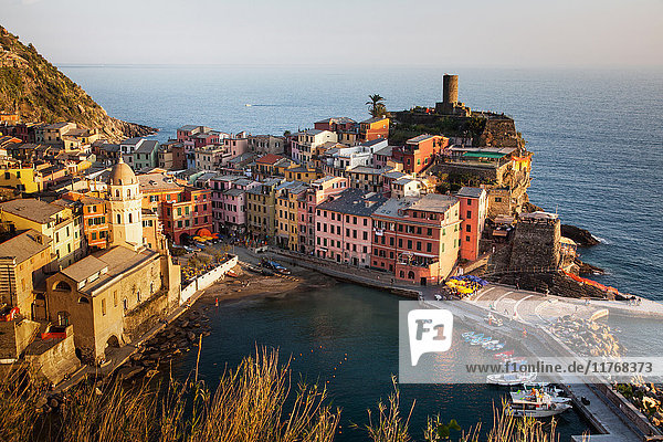 Vernazza in sunset light  Cinque Terre National Park  UNESCO World Heritage Site  Liguria  Italy  Mediterranean  Europe