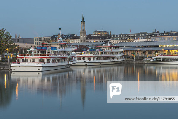 Deutschland  Konstanz  Touristenboote am Hafen