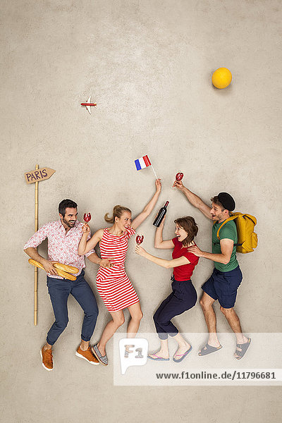 Reisegruppe bei einer Städtereise in Paris