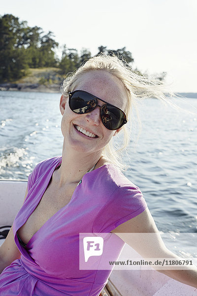 Porträt einer Frau auf einem Boot