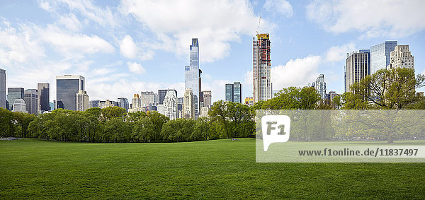 USA  New York State  New York City  Skyline von Manhattan mit Central Park im Vordergrund