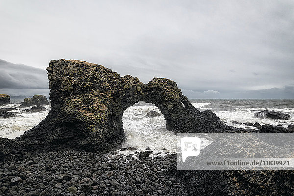Felsformationen am Meer  Hellissandur  Halbinsel Snaellsnes  Island