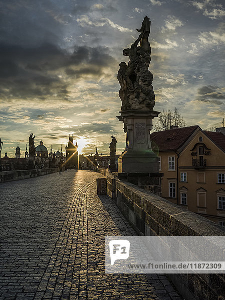 'Karlsbrücke; Prag  Tschechische Republik'.
