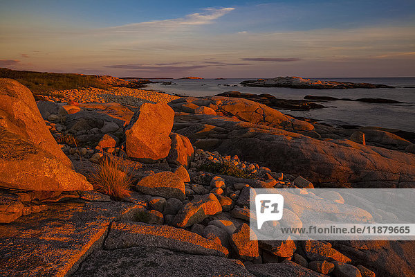 Entlang der Küstenlinie des High Head Trail bei Sonnenuntergang; Prospect  Nova Scotia  Kanada'.