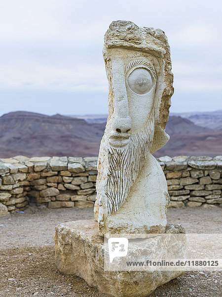 Steinskulptur eines Gesichts in männlicher Gestalt; Mitzpe Ramon  Südbezirk  Israel'.