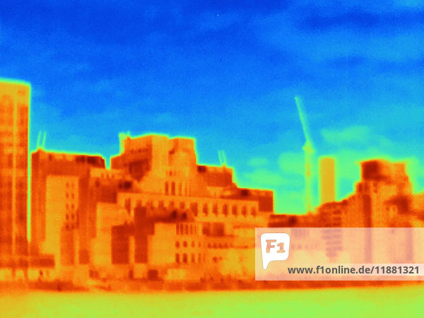 Wärmebild des MI6-Gebäudes  London  UK
