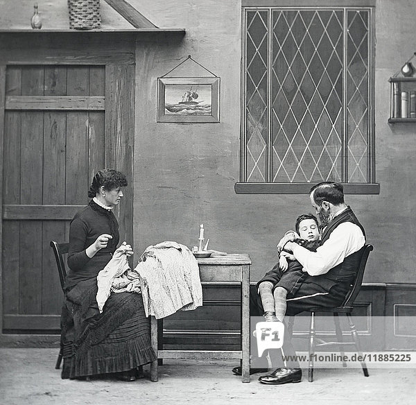 Nachstellung der Geschichte des Bahnhofsvorstehers anhand eines Dias mit Laterna Magica um 1900