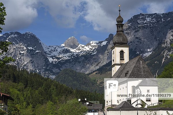 Pfarrkirche St. Sebastian  an der Rückseite der Reiteralpe  Ramsau  Berchtesgadener Land  Oberbayern  Deutschland  Europa