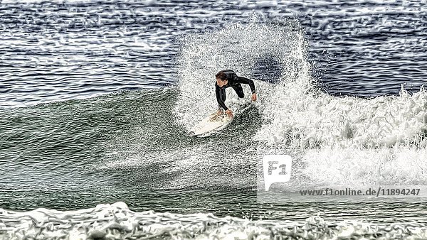 Surfer Reiten Ozean Welle