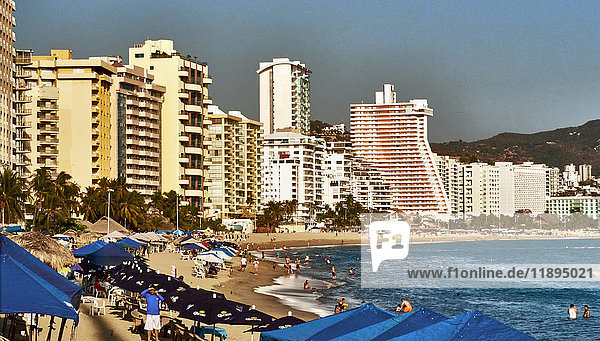 Amerika  Mexiko  Guerrero  Acapulco Stadt  Papagayo Strand
