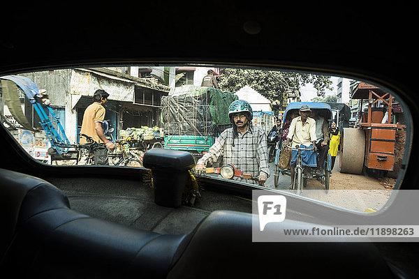 Indien  Westbengalen  Kolkata  Blick aus dem Auto