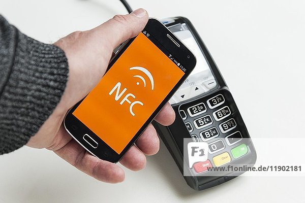 Mobiles Bezahlen  Bezahlen mit dem Smartphone  Bezahlen mit NFC  Deutschland  Europa