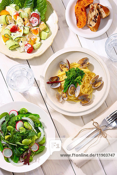 Assorted dishes