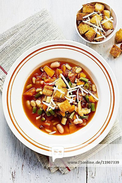 Minestrone with croutons