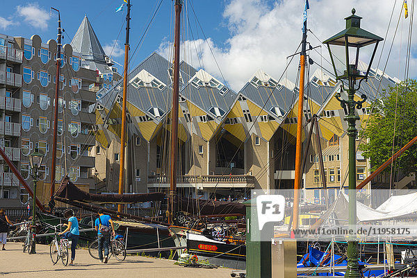 Würfelhäuser (Pfahlhäuser) (Baumhäuser)  Kubuswoningen  Rotterdam  Südholland  Die Niederlande  Europa