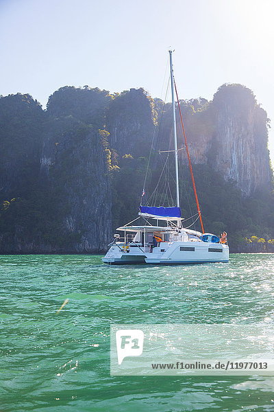 Yacht nach Insel  Koh Roi  Thailand  Asien