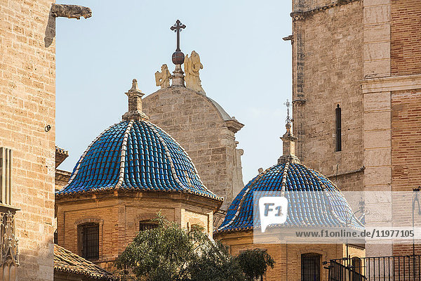 Blaue Kuppeln an der Kathedrale von Valencia,  Valencia,  Spanien,  Europa