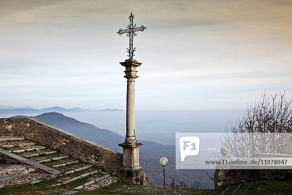Steinkreuz Sacro monte di Varese  Varese  Lombardei  Italien  Europa