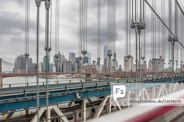 Blick von der Manhattan Bridge auf die Skyline von New York,  New York City,  New York,  USA