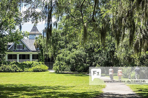 South Carolina  SC  Charleston  Magnolia Plantation and Gardens  Antebellum  family  exploring