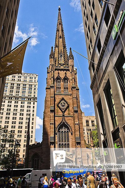 Trinity Church  Wall Street  Financial District  Lower Manhattan  Downtown  Manhattan  New York City  New York  USA.