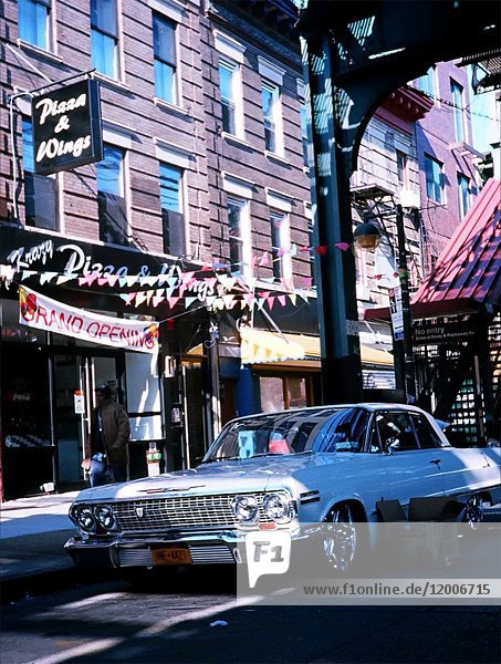Oldtimer auf der Straße geparkt  Brooklyn  New York  USA