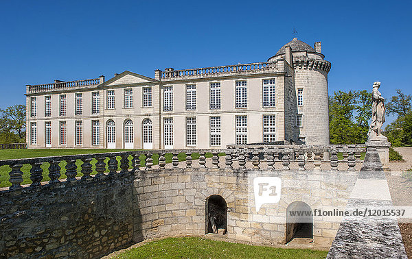 Frankreich  Gironde  Region St. Emilion  Chateau Laroque  AOC St. Emilion Grand Cru Classe (UNESCO-Welterbe)