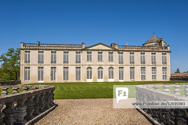 Frankreich  Gironde  Region St. Emilion  Chateau Laroque  AOC St. Emilion Grand Cru Classe (UNESCO-Welterbe)