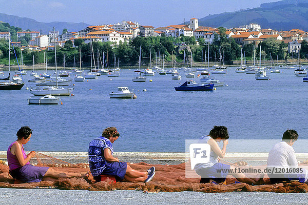 Frankreich  Aquitanien  Pyrenees Atlantiques (64)  Baskenland  Provinz Labourd  Hafen Hendaye