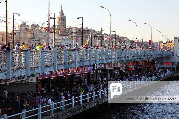 Türkei  Istanbul  Galata-Brücke